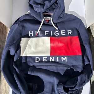 Tommy Hilfiger Men’s Hoodie Size Medium Big Logo Blue